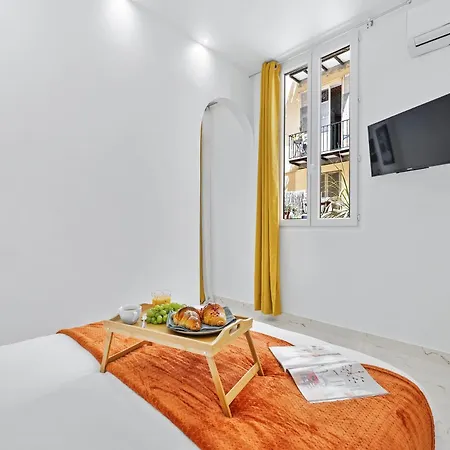 2 - Hyper Centre - Air-conditioned - Terrace - Quiet - Tramway - Equipped Kitchen - Wifi ניס