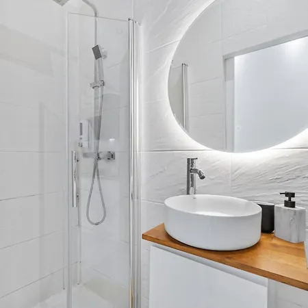 2 - Hyper Centre - Air-conditioned - Terrace - Quiet - Tramway - Equipped Kitchen - Wifi Daire Nice