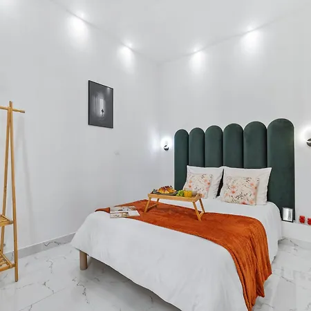 Daire 2 - Hyper Centre - Air-conditioned - Terrace - Quiet - Tramway - Equipped Kitchen - Wifi Nice