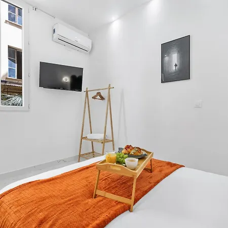 Daire 2 - Hyper Centre - Air-conditioned - Terrace - Quiet - Tramway - Equipped Kitchen - Wifi Nice