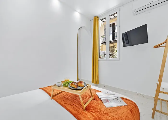 2 - Hyper Centre - Air-conditioned - Terrace - Quiet - Tramway - Equipped Kitchen - Wifi Nice