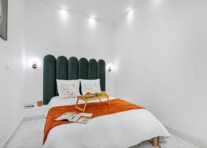 2 - Hyper Centre - Air-conditioned - Terrace - Quiet - Tramway - Equipped Kitchen - Wifi Appartamento *