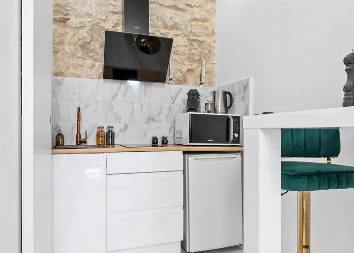 2 - Hyper Centre - Air-conditioned - Terrace - Quiet - Tramway - Equipped Kitchen - Wifi *